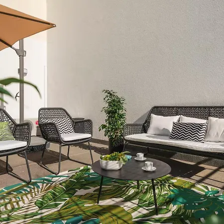 Lido Ocean View - Perto Da Com Estacionamento Privado *