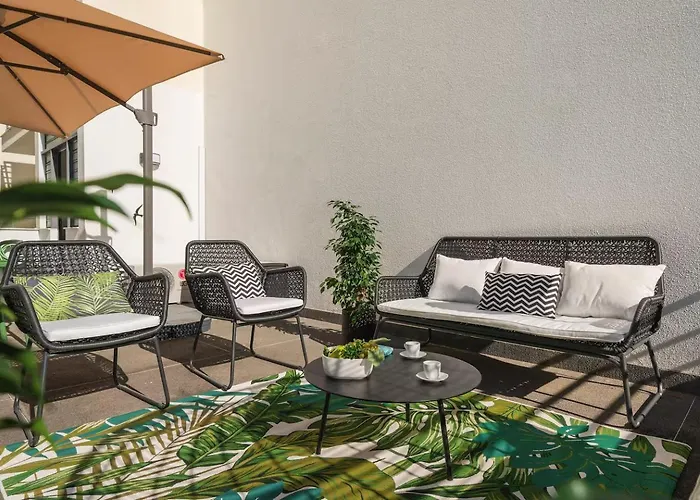 Lido Ocean View - Perto Da Com Estacionamento Privado *